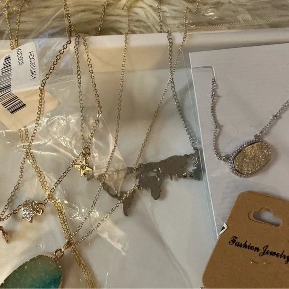 HUGE fashion necklace bundle - Picture 8 of 12